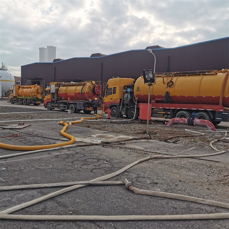 宕昌污水池清理