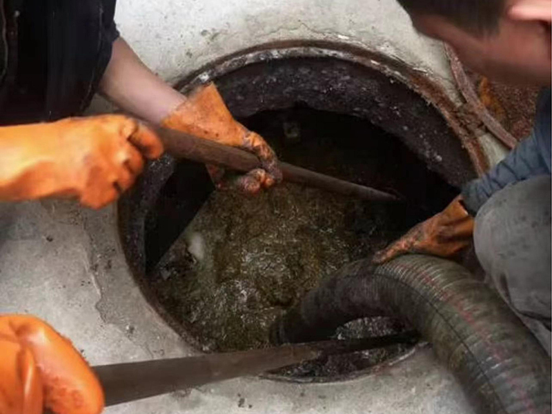 宕昌清理化粪池时如何避免沼气的危害?